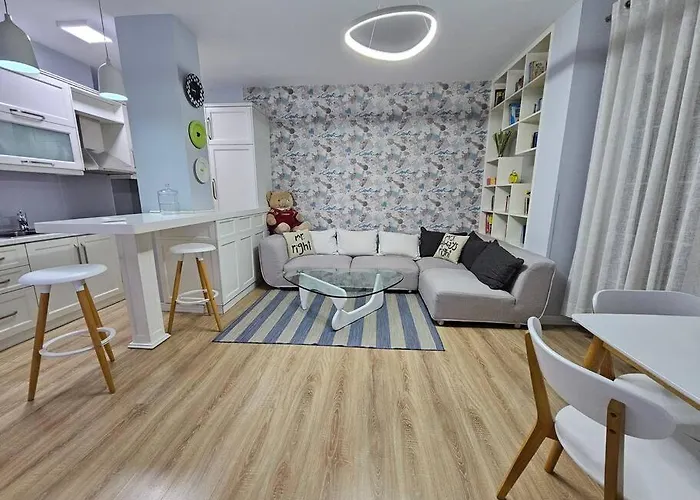 With Balcony 1 טיראנה